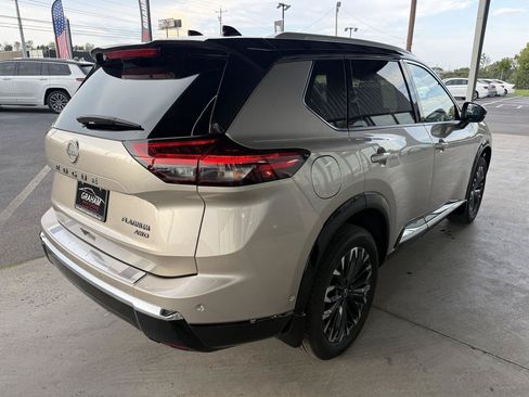 Used 2025 Nissan Rogue Platinum w/ Tech Package AWD/4WD image 4