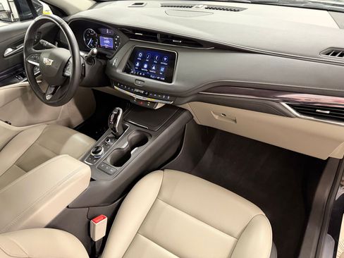 Certified 2022 Cadillac XT4 Luxury w/ Driver Awareness Package FWD image 45
