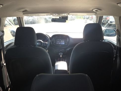 Used 2020 Kia Soul S FWD image 12