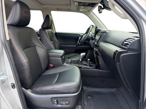 Used 2021 Toyota 4Runner TRD Off-Road Premium w/ Moonroof Package AWD/4WD image 18