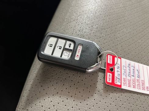 Used 2017 Honda Accord EX-L image 27