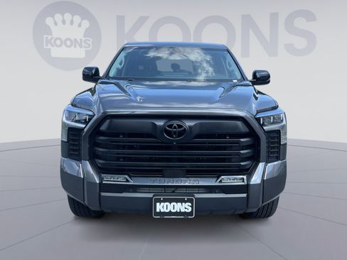 Used 2024 Toyota Tundra Limited AWD/4WD image 11