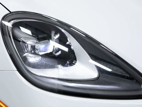 Certified 2023 Porsche Cayenne image 30