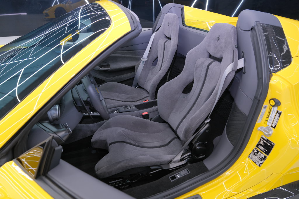 Used 2021 Ferrari F8 Tributo RWD image 17