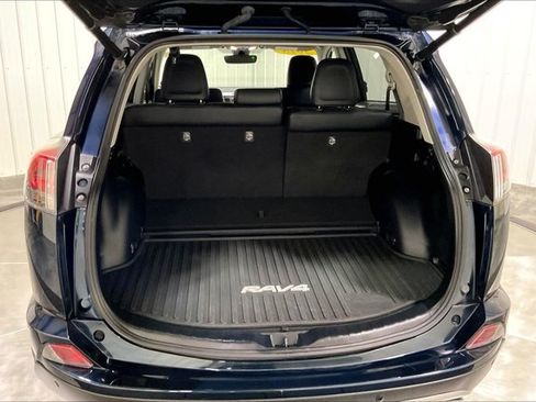 Used 2018 Toyota RAV4 Limited AWD/4WD image 38