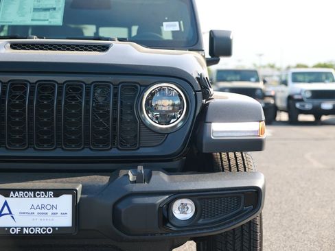 New 2026 Jeep Gladiator Sport AWD/4WD image 5