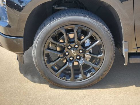 Used 2025 Chevrolet Silverado 1500 High Country w/ High Country Premium Package AWD/4WD image 10
