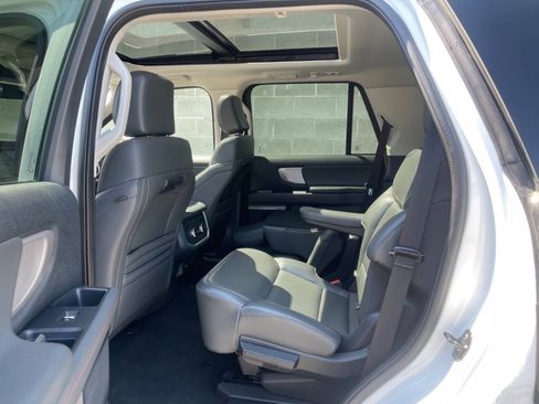 Used 2025 Ford Expedition Active AWD/4WD image 14