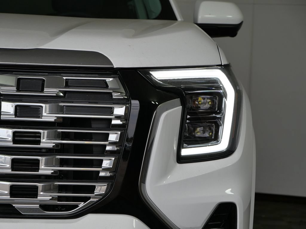 New 2027 GMC Terrain Denali w/ LPO, Floor Liner Package AWD/4WD image 9