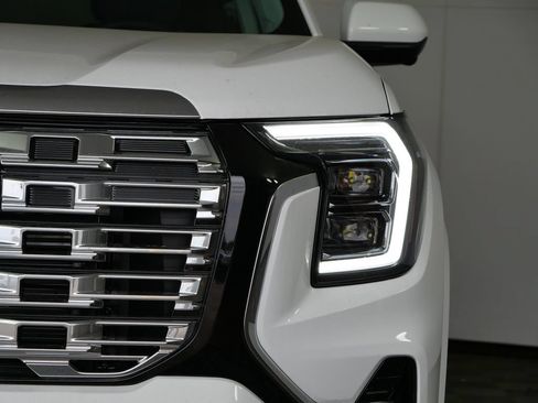 New 2027 GMC Terrain Denali w/ LPO, Floor Liner Package AWD/4WD image 9