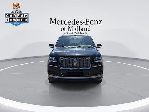 Used 2024 Lincoln Navigator Reserve AWD/4WD image 3