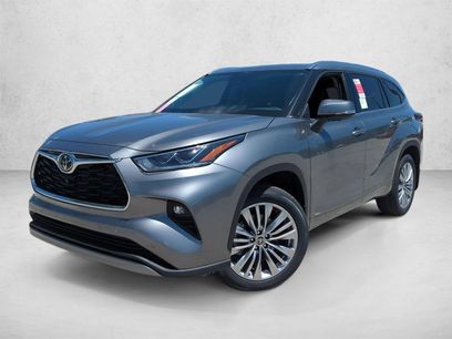 New 2026 Toyota Highlander Platinum