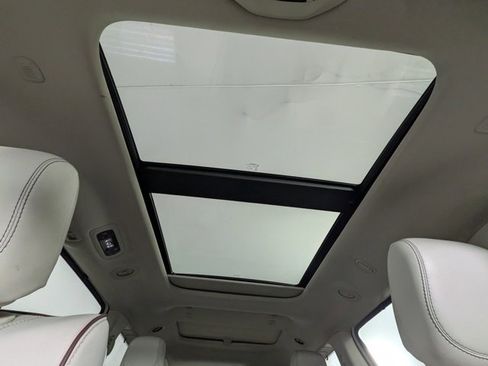 Used 2019 Chrysler Pacifica Limited image 8