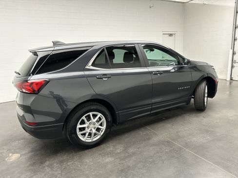 Used 2022 Chevrolet Equinox LT AWD/4WD image 9