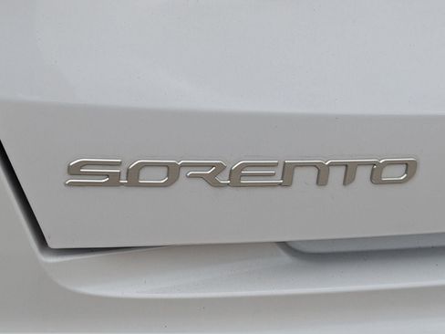 Used 2023 Kia Sorento EX FWD image 8