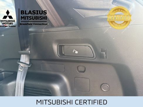 Used 2023 Mitsubishi Outlander 4WD Plug-In Hybrid image 12