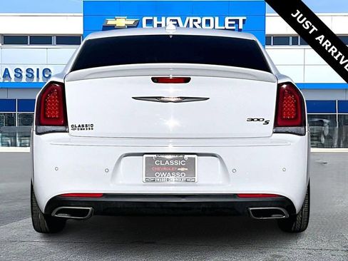 Used 2023 Chrysler 300 S w/ Comfort Group image 6