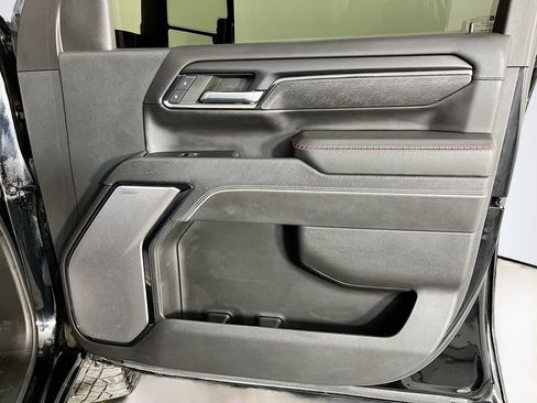 Used 2024 GMC Sierra 2500 AT4X AWD/4WD image 38