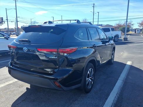 Used 2021 Toyota Highlander XLE image 16