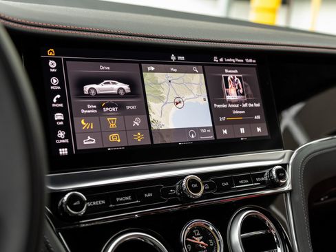 Used 2024 Bentley Continental GT image 23