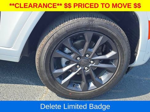 Used 2026 Jeep Grand Cherokee Limited AWD/4WD image 35