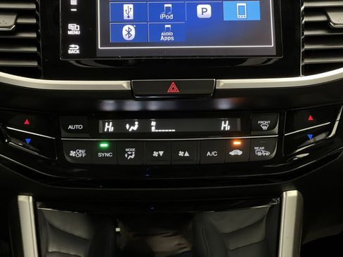 Used 2017 Honda Accord Touring image 21