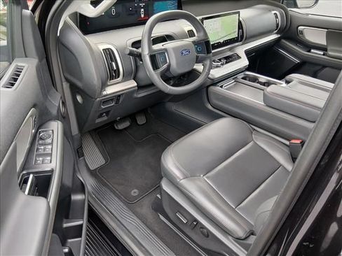 Used 2025 Ford Expedition Max Active RWD image 10