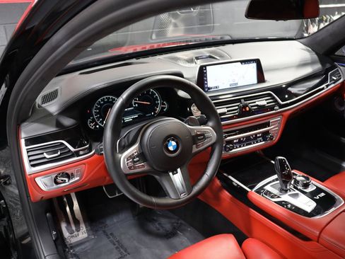 Used 2017 BMW M760i xDrive image 35