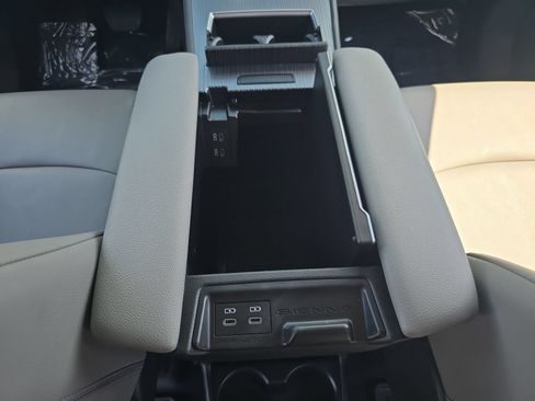 Certified 2025 Toyota Sienna XLE w/ XLE Plus Package AWD/4WD image 18