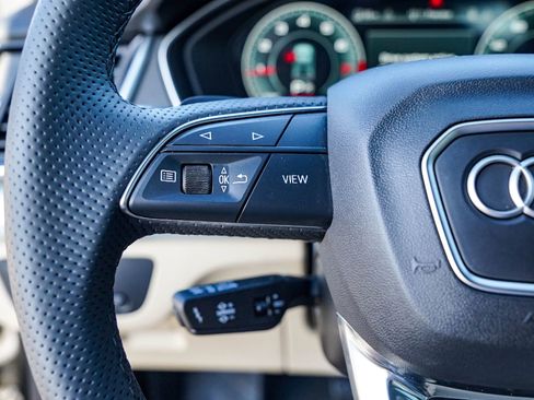 Certified 2025 Audi Q5 2.0T Premium Plus image 12