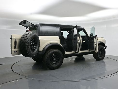 New 2026 Ford Bronco Badlands image 5