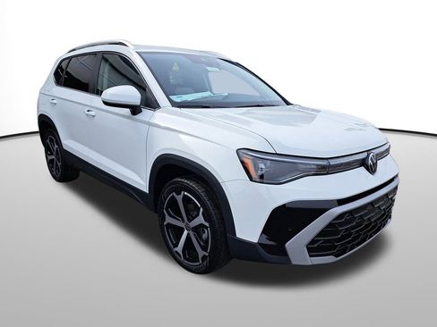 New 2025 Volkswagen Taos SEL image 3