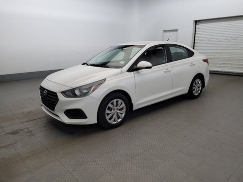 Used 2018 Hyundai Accent SE FWD image 2