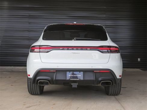 Used 2025 Porsche Macan image 6