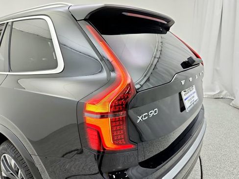New 2026 Volvo XC90 B5 Plus image 28