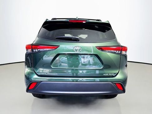 Used 2023 Toyota Highlander XLE AWD/4WD image 7
