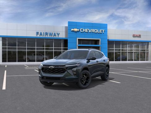 New 2026 Chevrolet Trax LT w/ Sunroof Package FWD image 8