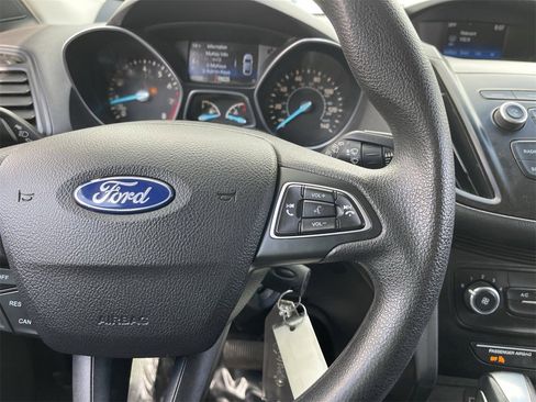 Used 2019 Ford Escape S image 18