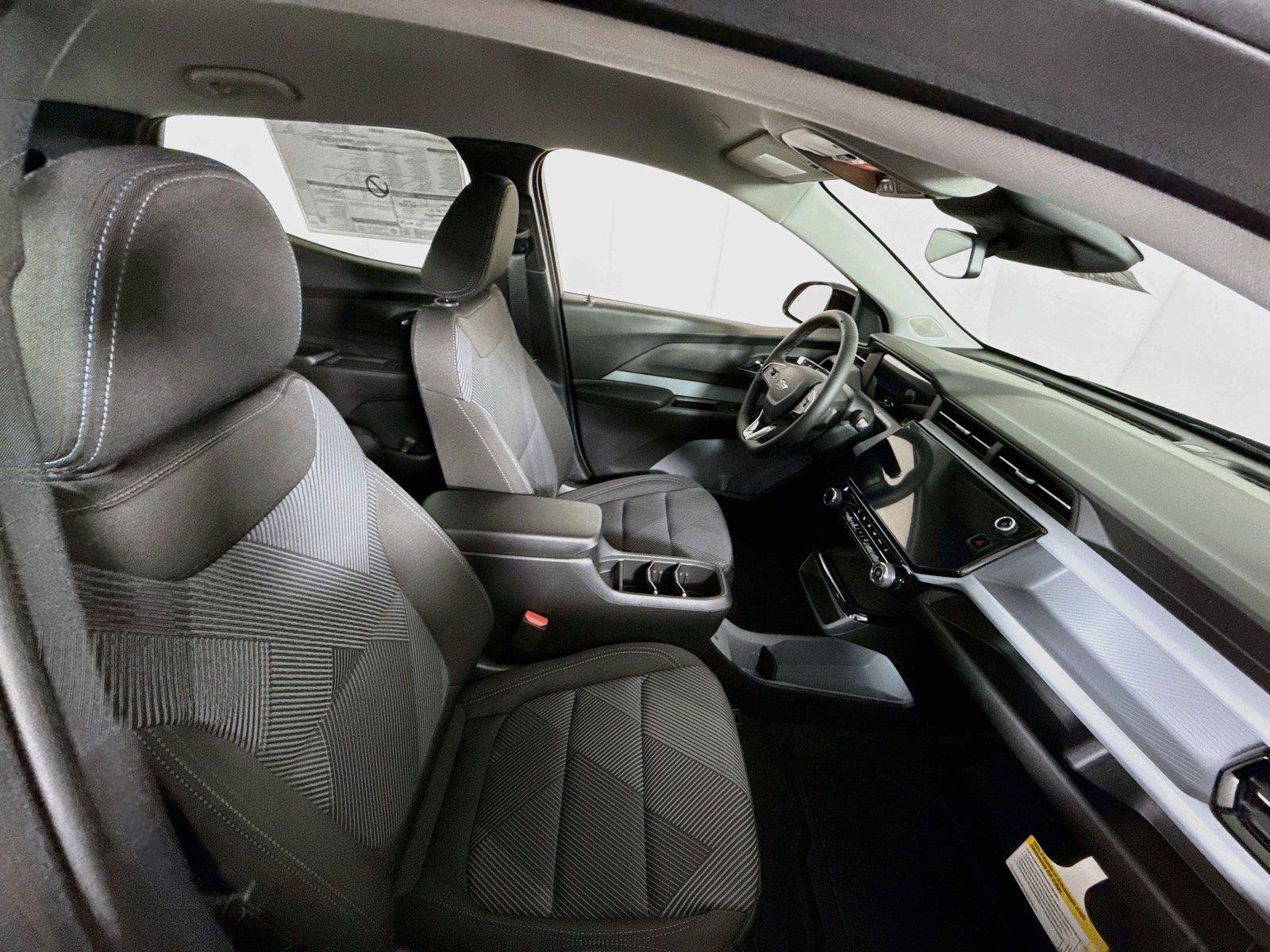 New 2027 Chevrolet Bolt LT w/ Comfort Package FWD image 20