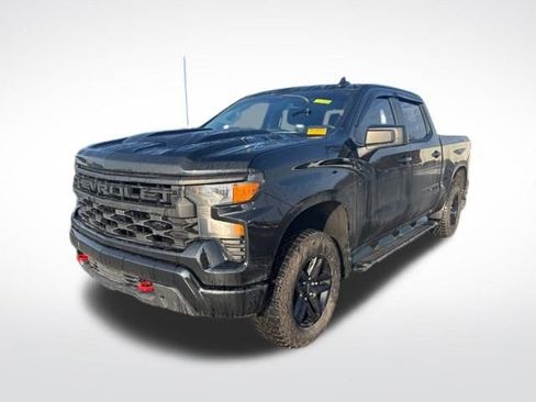 Used 2024 Chevrolet Silverado 1500 Custom Trail Boss w/ LPO, Dark Essentials Package image 9