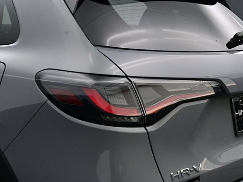 Used 2025 Honda HR-V Sport image 40