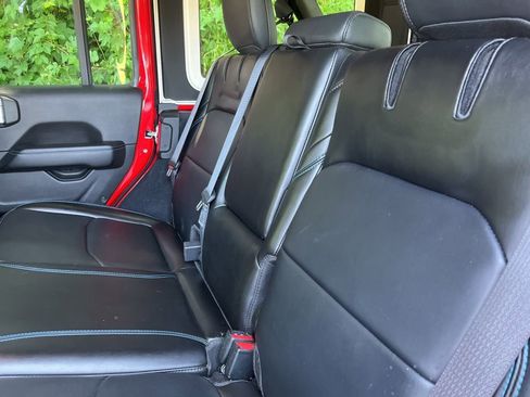 Used 2024 Jeep Wrangler Unlimited Rubicon 4xe AWD/4WD image 45