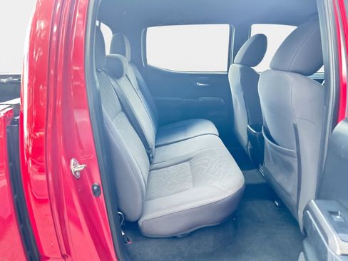 Used 2018 Toyota Tacoma TRD Off-Road RWD image 13