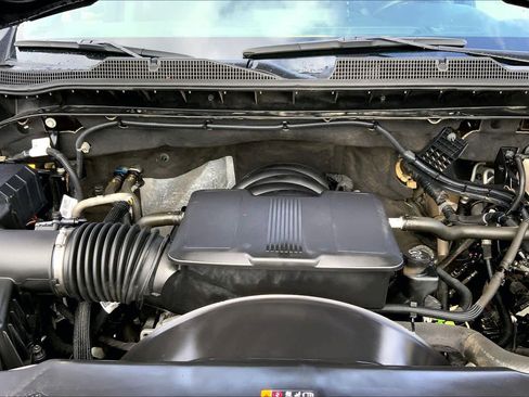 Used 2024 Chevrolet Silverado 2500 Custom w/ Custom Convenience Package AWD/4WD image 31