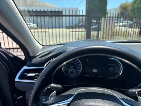 Used 2025 Genesis G70 2.5T RWD image 35