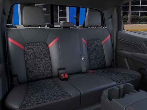 New 2025 Chevrolet Colorado Z71 w/ Midnight Edition image 17