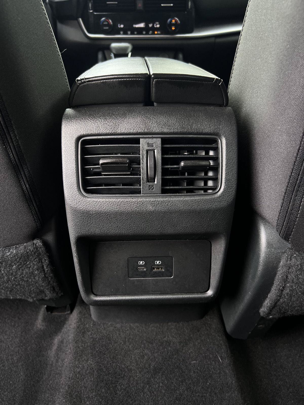 Used 2023 Nissan Rogue SV AWD/4WD image 17