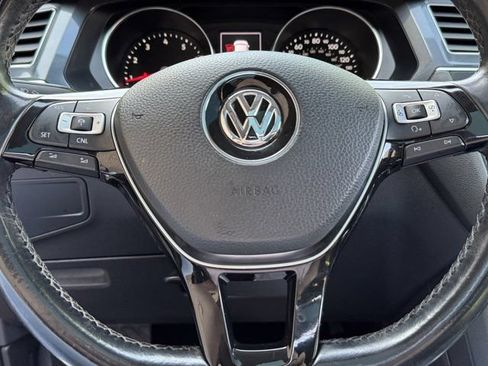 Used 2018 Volkswagen Tiguan SEL FWD image 6