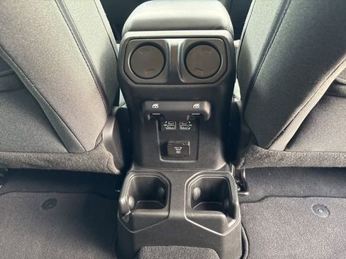 Used 2024 Jeep Wrangler Unlimited Sahara AWD/4WD image 31