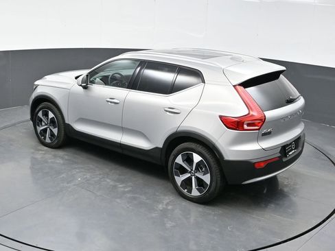 Used 2025 Volvo XC40 B5 Plus AWD/4WD image 38